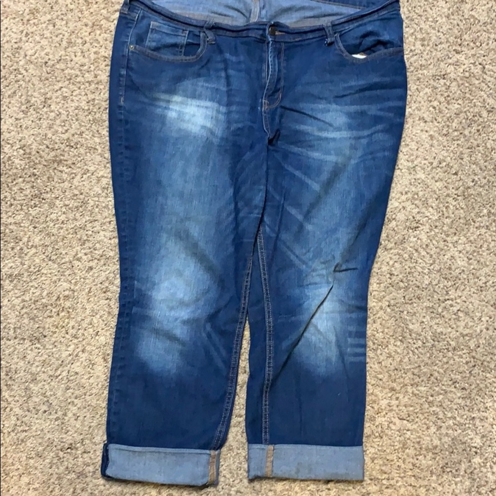 Old Navy boyfriend capris.